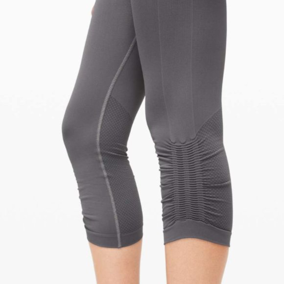 NWOT Lululemon Ebb To Street Crop 21" Titanium Size 6 - Picture 15 of 16
